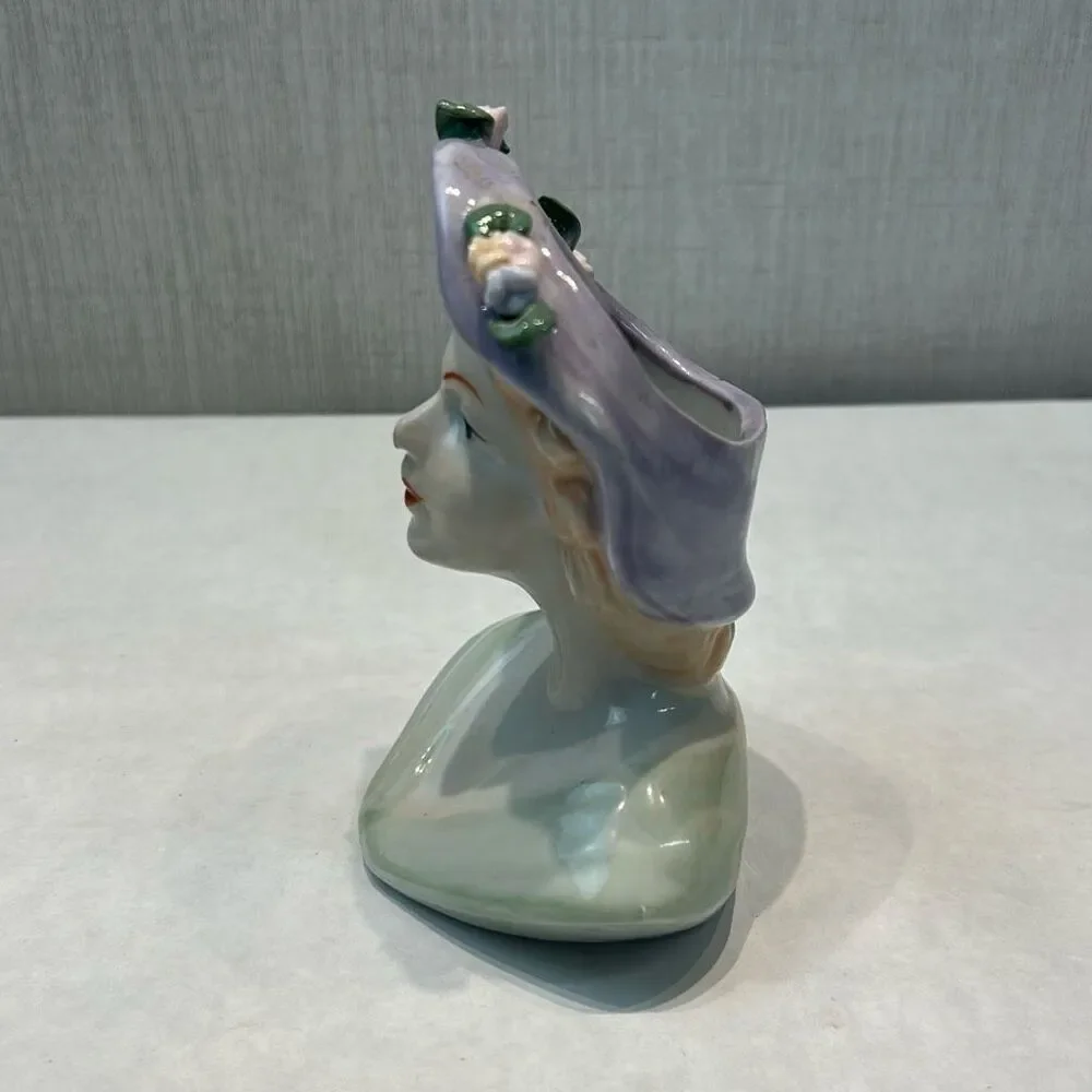 Vtg Lady Head Bust Vase Brush Holder Lilac Purple Hat Flowers - Picture 4 of 7